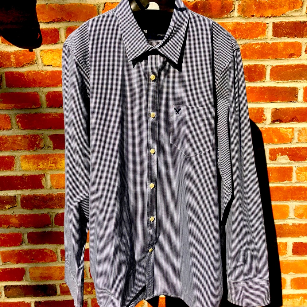 Men’s Like New XL AE Blue/White Button Down CL